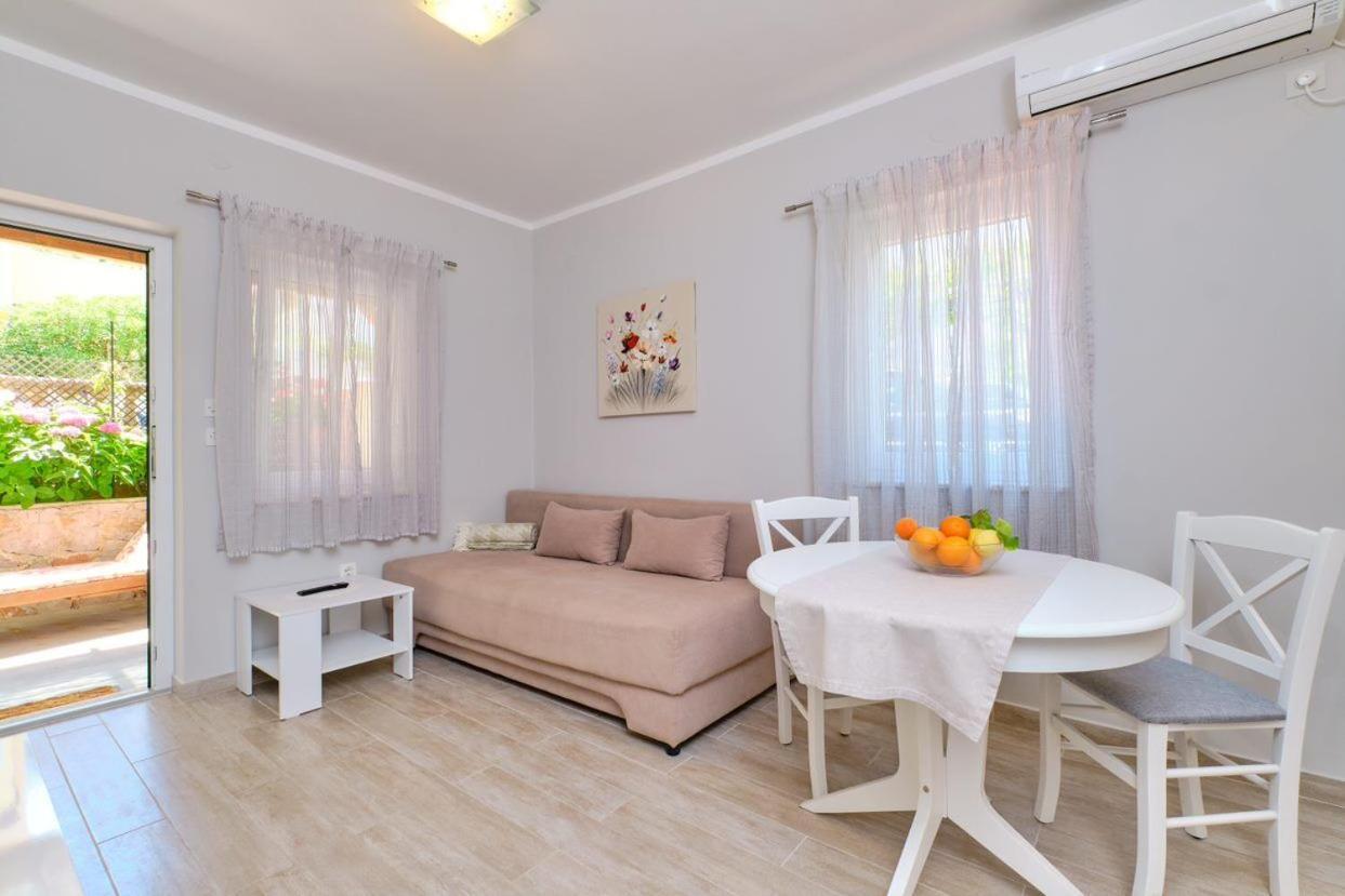 Apartments Enna Mali Lošinj Exterior foto