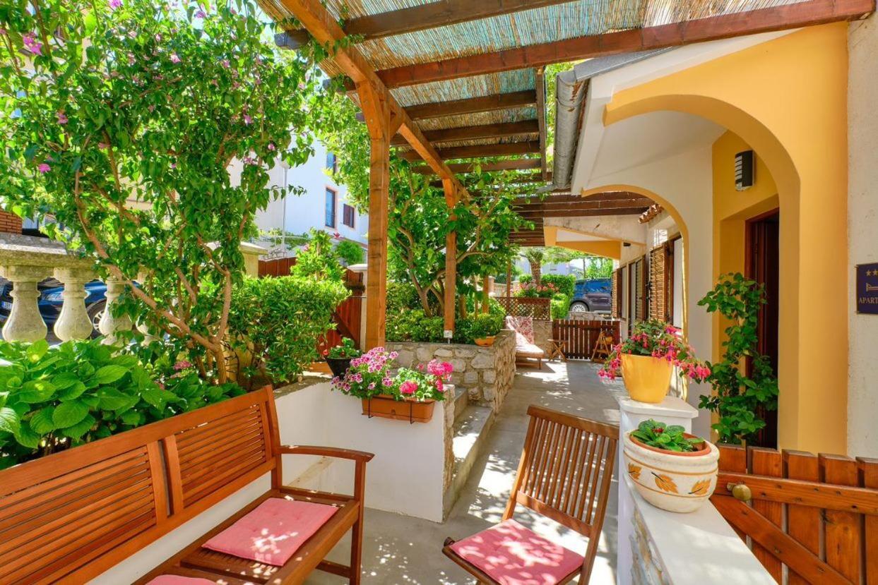 Apartments Enna Mali Lošinj Exterior foto